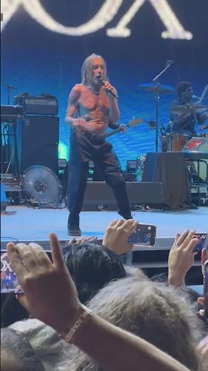 Iggy Pop Performs "The Passenger" at CBGB Fest