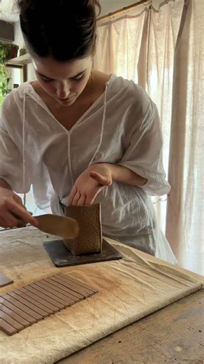 Crafting a Beautiful Ceramic Birdhouse from Scratch