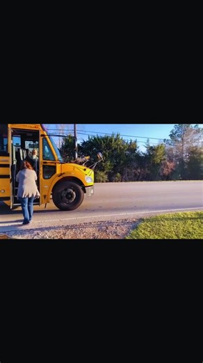 Drivers in Texas are so disrespectful. You see a bus, you stop. It really is that easy #dont credit:The Bus Runner Page | School Bus Driver Memes