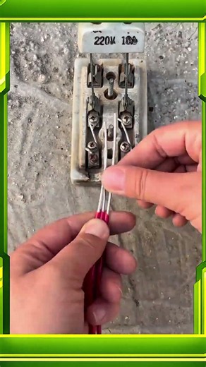 Installing Cables on Electrical Terminals for Safe and Reliable Power Connections