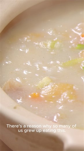 🐟💛 Threadfin isn’t just food — it’s tradition. From our grandmothers who simmered Threadfin soup for confinement, to our mothers who flaked it into porridge for us, to us now preparing it gently for our own babies. 🍼✨ It’s more than a fish — it’s generations of love, care, and nourishment in every bite. #SongFishSG #Threadfin #BabyFirstFish #ConfinementFood #GenerationsOfCare | Song Fish Dealer