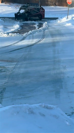 “Snow and ice are two different animals.” Last night, the snow plow truck came through — salt, sand, and prep. That’s what those big dump-style trucks are built for: 👉 clearing wide roads 👉 pushing loose snow 👉 spreading treatment But ice? Ice plays by different rules. This morning, the skid steer showed up — smaller, tighter, built to scrape and break through hard-packed ice, especially in neighborhoods. Same storm. Different tools. Different jobs. 📹 Sometimes it’s not that nothing is being