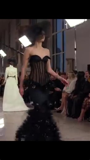 runway fashion model Walk #runwayfashion #runway2025 #fashionweek #runway2026 #modelwalk