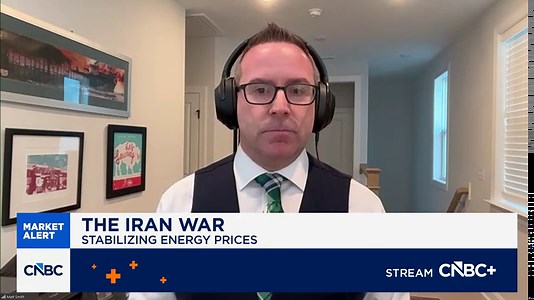 Brent crude could surpass $130 if the Strait of Hormuz remains closed, says Kpler's Matt Smith