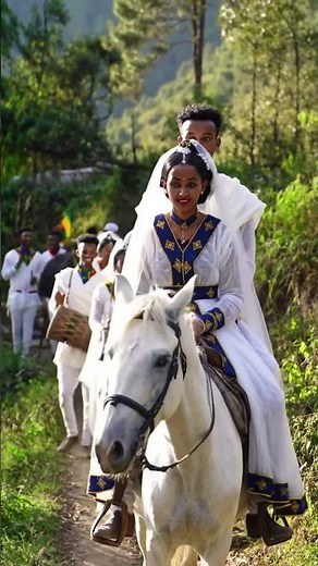 Golden Trail – Ethiopian Wedding Horse Caravan
