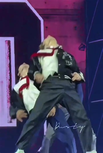 Daniel's Incredible Stage Presence in SMTR25 Performance