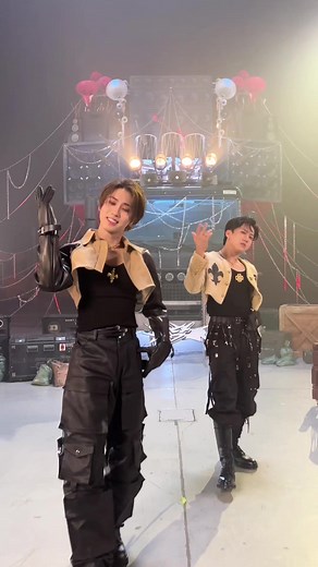 Changbin and Han Rock Out in Lalalala Challenge