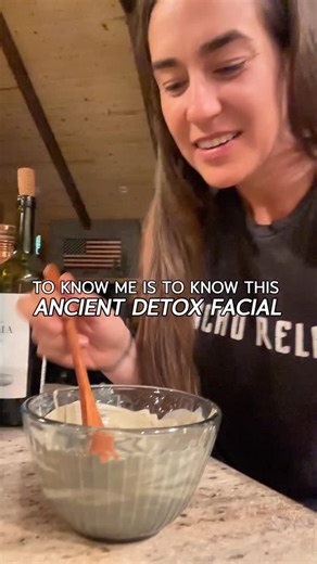 Autoimmune Disease Awareness on Instagram: "🌿 To know me is to detox with me. If you know me, we’ve spent time in the kitchen, shared a medicinal meal, talked enemas 😅 — and definitely done this ancient detox facial. Here’s my weekly ritual / recipe I live by 👇 🥣 First Mix: 1 scoop bentonite clay add apple cider vinegar + filtered water slowly until it forms a thick paste. Apply evenly to your face and let it dry completely — tight, cracking, and all. Yes, it’ll hurt a little and turn red, b