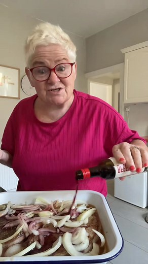 Braising steak and onions on the menu today #braisingsteak #steak #beef #sunday | Kitchen Of Nannbea