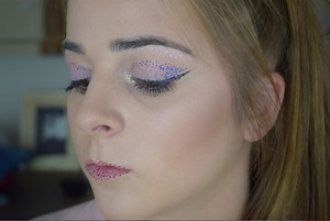 Wish I could wear pixelated looking makeup out and about 󾆱󾭈 | Vicky Banham