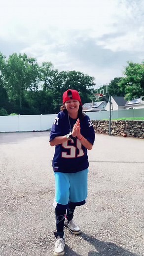 It’s goinn’ down I love the way you grind that booty on me I killed this new dance it’s on fire 🔥 #jeremih #yungjoc #downonmechallenge #viral #fyp