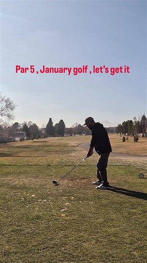 Par 5 , in January , in Utah ?!! Let’s get it #golftok #GolfHatesLefties #leftygolfgang #LeftyGolf
