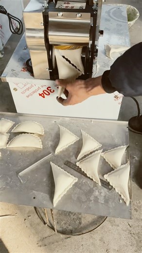 Sudan custom-made 11 cm Samosa making machine