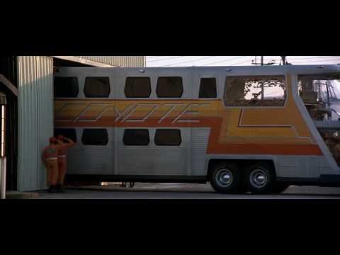 The Big Bus (1976) - First appearance - 2001 a space oddyssey music - El autobus atomico