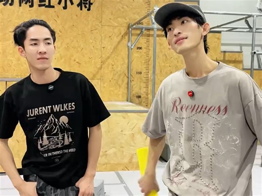 打败我才能进去，结果一个都进不去哈哈。