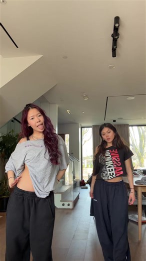 long overdue moflo tt!! @Momona Tamada dc @meigamind #trending #dance #dancechallenge #duo #van