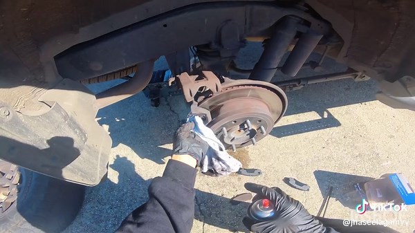 Quick POV Brake job on this 4runner! #mechanic #brakes #fyp