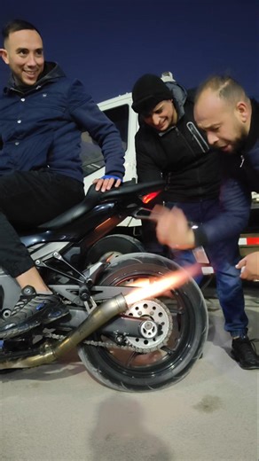 Kawasaki Z1000 Akrapovic GP & Mode launch control