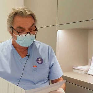 Dr Paul discusses the different uses for Anti-Wrinkle Injections and Dermal Fillers. When used together they achieve a refreshed, rejuvenated appearance 💜 As Europe's No.1 Doctor Led Medical Clinic, we have over 200 Doctors on our team providing the very best in Anti-Wrinkle Injections and Dermal Fillers. Book Online today! https://ecs.page.link/GcqJ3 #TherapieClinic #antiaging #antiwrinkle #Aesthetics #BeforeAfter #facialaesthetics #injectables #dermalfillers #jawline #cheekfillers #Juvedermuk