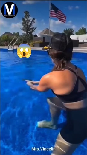 😱What happens if you shoot a gun in water!! trending #viralshorts #facts #ytshorts