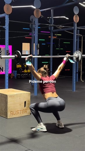 Jana Díaz | 🤫🤫🤫 No puedo ser la única que lo odia :( #crossfit #crossfitespaña #crossfitgirl #gym #snatch | Instagram