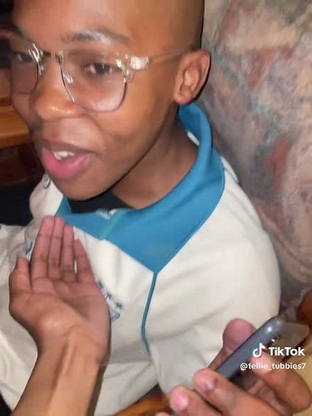 Vezi Bele Wena Man: Eza Semillando Telling Teletubbies