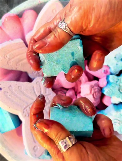 Gymnastic Planet ASMR Chalk: Satisfying Crunchy Sounds