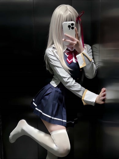 Alya's Cosplay: Embracing Character Depth