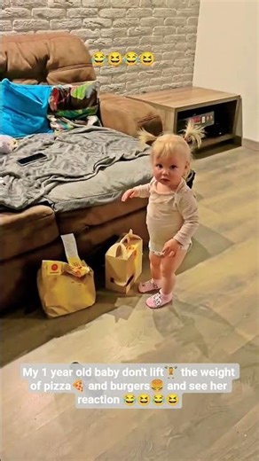 My 1 year old baby don't lift🏋 the weight of pizza🍕 and burgers🍔 and see her reaction 😂#funnycatches