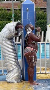 Champú Infinito LeDio La Vuelta Al Mundo🌏🙀🤷🏻‍♂️🧴🚿😂 #USA #mexico #risas #humor #comedia #prank #funy #memes | Papá comedia