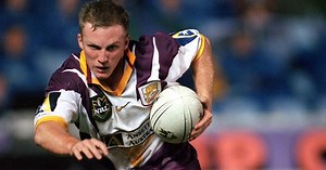 Lockyer slips through