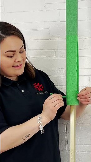 #DIY your own floral wedding arch with pool noodles! 💫⁠ #youtubeshorts #wedding #ytshorts #birthday