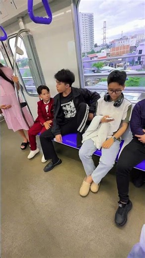 People with bad smelling feet [KID BOSS] #kindness #hero #respect #help #good