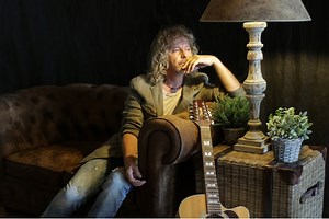 „Hovorí sa, že vek je iba číslo, ale ja nevnímam ani to číslo“. Tvrdí legendárny Peter Nagy, ktorý oslávi 60-tku veľkolepým turné! - Moja Muzika