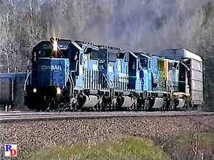 It's 1999 on Conrail's Boston Line and the daily eastbound autorack train from Cleveland throws us a surprise with a decent amount of open air or open roof autoracks. The CSX engine was just there to qualify on Conrail trackage 😉 as the takeover was a month away. From the BKVP show "From Conrail to CSX in the Berkshires" https://rfd.video/ConrailCSX | Railfan Depot