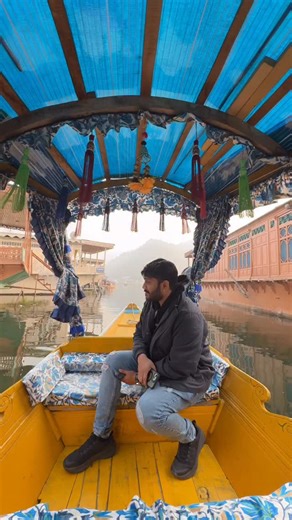 Jishnu on Instagram: "కాశ్మీర్ అందాలు❤️🫰🏻Make sure you watch this before you plan your Kashmir trip. @_jolly_holidays helps you plan your itinerary. Call 8899257845 for more details. [Telugu travel, Travel video, Kashmir, Srinagar, Gulmarg, Sonamarg, Gulmarg, Sightseeing, Kashmir views, valley, snow, snow mountains] #srinagar #gulmarg #sonamarg #pahalgham travel"