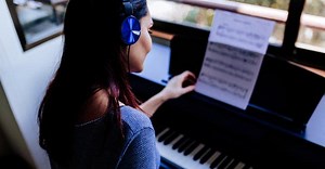 How Hard Is It To Learn Piano? We Tell You The Truth - Music Industry How To
