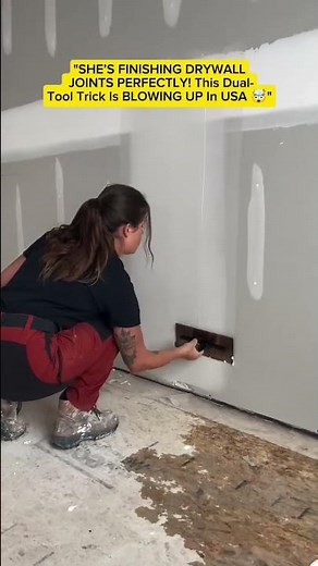 "SHE’S FINISHING DRYWALL JOINTS PERFECTLY! 🤯"#DrywallKnife #JointFinishing #USATrend2025