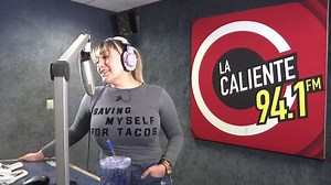 Chelita Garza escuchando saludos via Whatsapp de La Caliente 😎😌🤭 en este clip te contamos lo que dijeron 😯 | Teleritmo