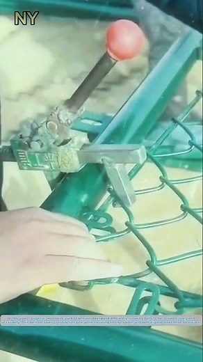 Steel Mesh Tensioning Tool: Fast and Precise Bolt Locking Technique.