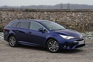Toyota Avensis Touring Sports 143 D-4D Executive - 2017