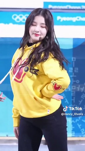 Korean Girl Band Nancy from Momoland: Kpop Music Sensation