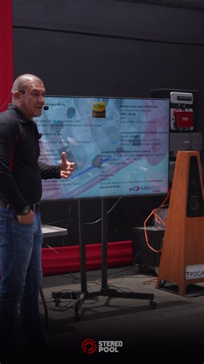 En el evento de Malvinas Car Audio, Carlos Romero nos capacita sobre sistemas digitales y cómo llevar la integración de audio al siguiente nivel 🚗🔥🔊 Aprender de los expertos también es parte del upgrade. Stereo Pool presente 🔊 #StereoPool #MalvinasCarAudio #CarlosRomero #CarAudioPerú #SistemasDigitales