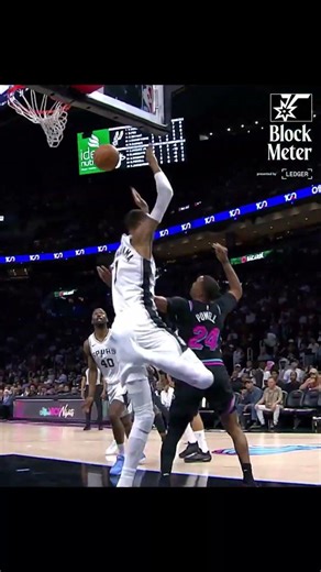 WEMBY COMES OUT OF NOWHERE FOR A MONSTER BLOCK 🚫🔥