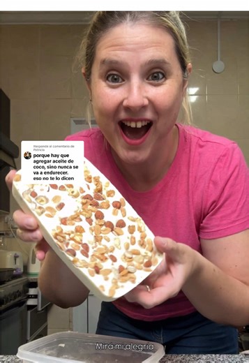 Respuesta a @Patricia CHOCOLATE BLANCO 💪🏻 ahora siiiiiii Pero igual contame cuál te gustó más. Capaz era el otro jejeje Para hacer el de la receta viral 👇🏻 1 taza de leche en polvo 1 pote chico de aceite de coco Edulcorante Esencia de vainilla Está Esta es la posta! Hacelo y contame… #r#recetaviralc#chocolateblancof#failc#comohacerchocolatedianeintentandococinar