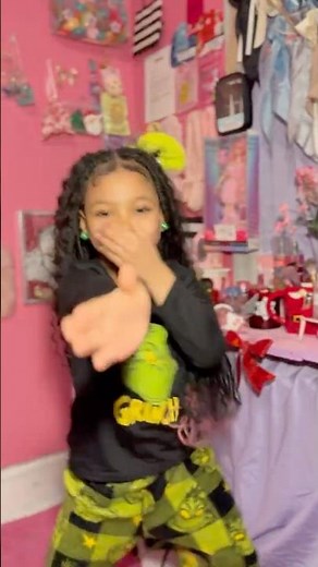 Yall ready for Christmas?😂😙🤏🏼🤍💚 #explore #fyp