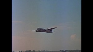 Giant 1956 Official Trailer Rock Hudson Elizabeth Taylor James Dean Movie🎥 American epic Western drama film directed by George Stevens, from a screenplay adapted by Fred Guiol and Ivan Moffat from Edna Ferber's 1952 novel. The film stars Elizabeth Taylor, Rock Hudson and James Dean and features Carroll Baker, Jane Withers, Chill Wills, Mercedes McCambridge, Dennis Hopper, Sal Mineo, Rod Taylor, Elsa Cárdenas and Earl Holliman. Giant was the last of Dean's three films as a leading actor, and ear