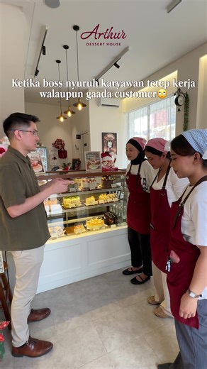 Karyawan yang selalu nurut sama bosnya😝 📍 Arthur Dessert House (Ruko Madison Grande L18) ☎️WA: 62 812-2999-3306 Available for Online Orders (all links in bio)
