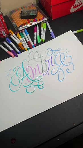 Calligraphie du prénom Ambre avec Sharpie
