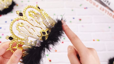 Leitee 24 Pcs 2026 New Years Eve Party Supplies Include 12 Happy New Year Headband Tiara Crow with Faux-fur 12 Squawkers Fringed Noisemakers for 2026 Year Eve Christmas Party Supplies